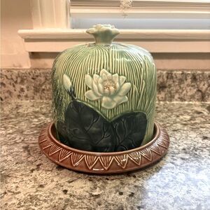 Vintage Majolica Henriksen Import Covered Cheese Butter Dome Lily Pad